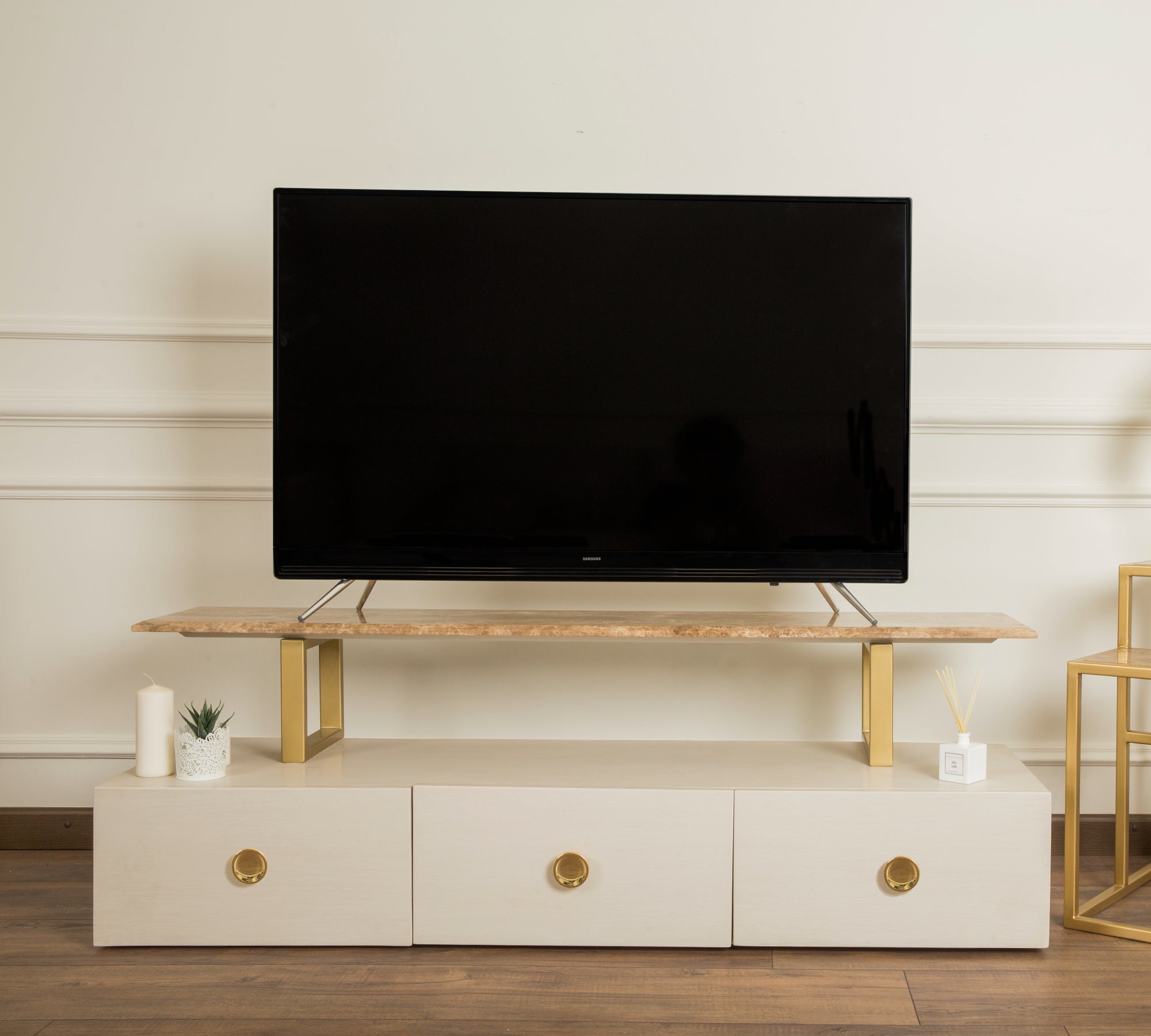 Sereity TV Unit
