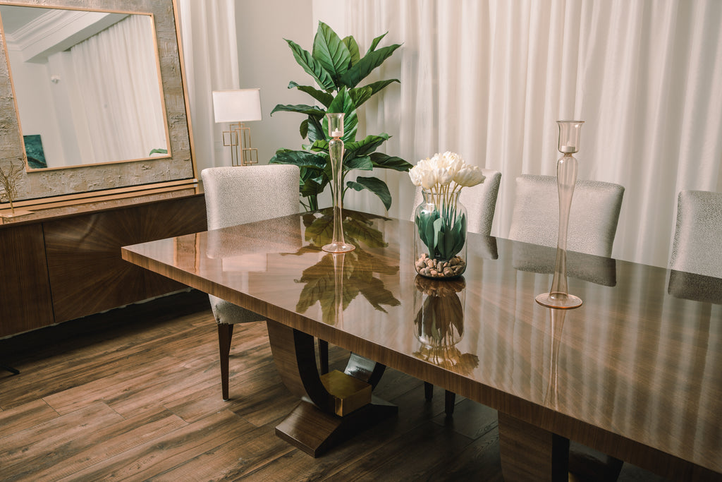 Onyx DiningTable