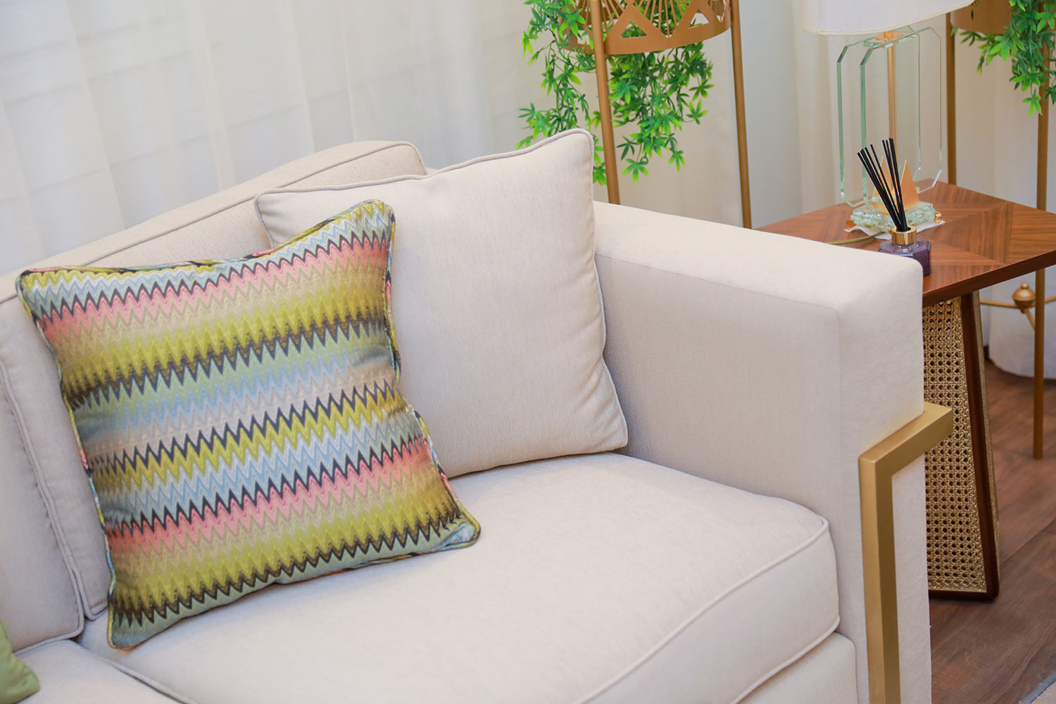 Delight Salon (2 Seats)